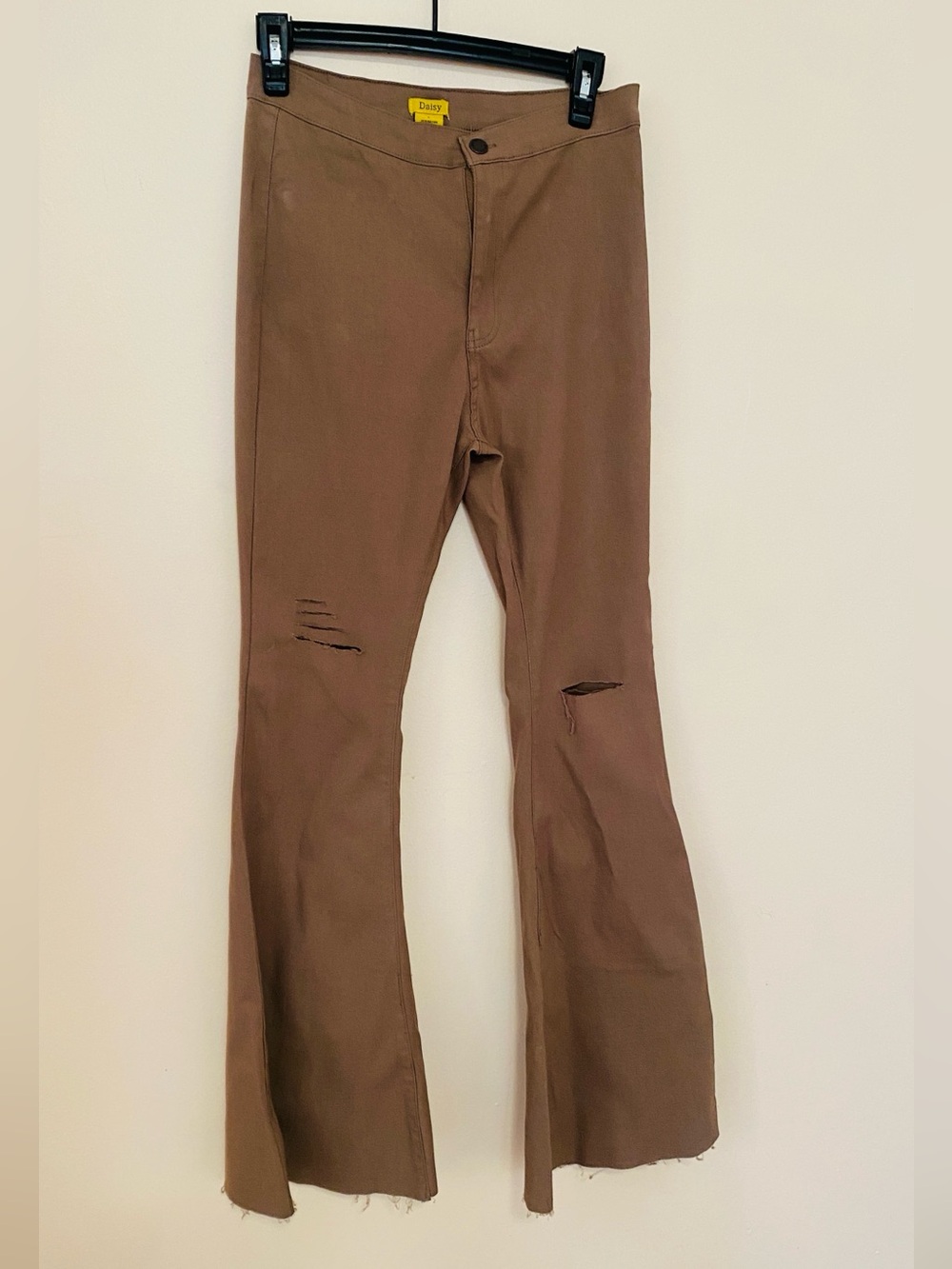 Daisy flare leg distressed pants size large